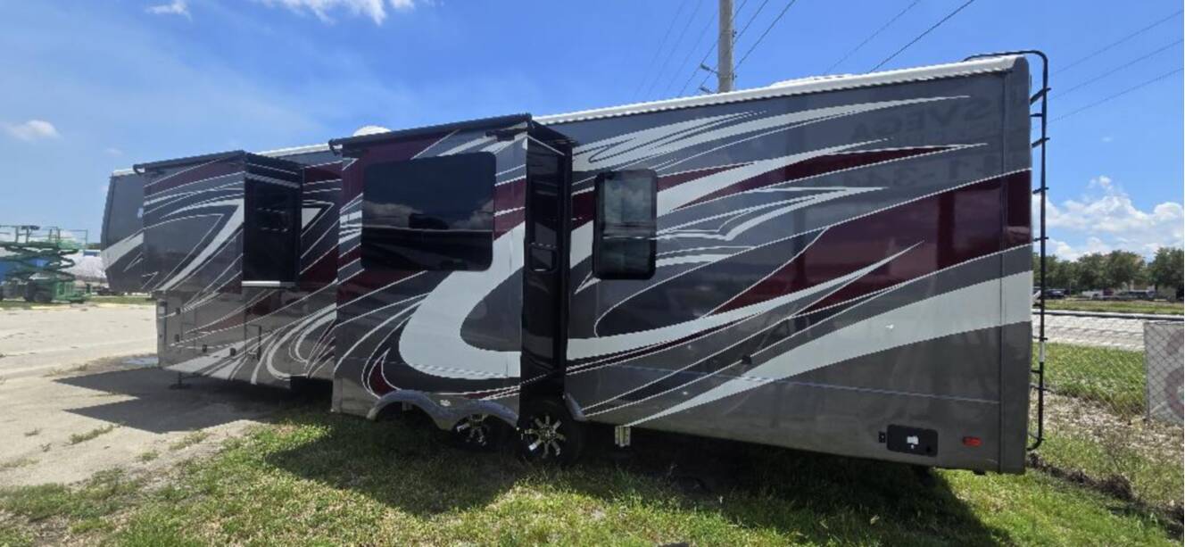 A photo of this 2023 Redwood REDWOOD 4001LK