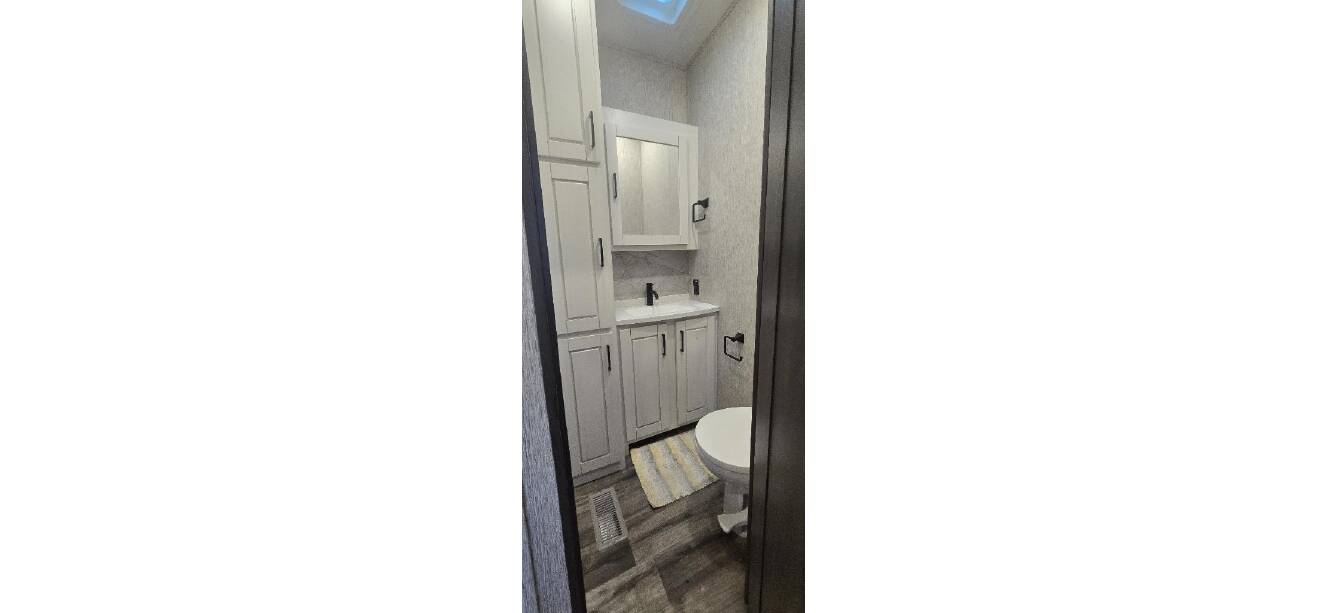 A photo of this 2023 Redwood REDWOOD 4001LK