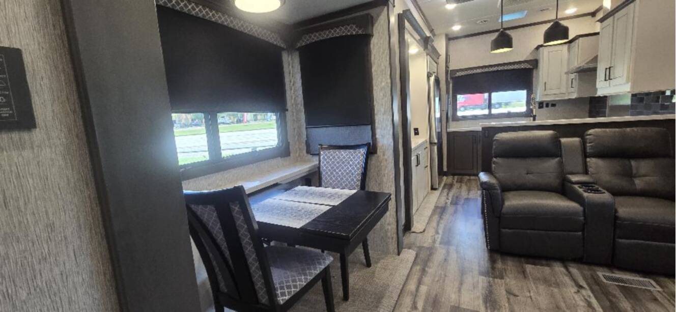 A photo of this 2023 Redwood REDWOOD 4001LK