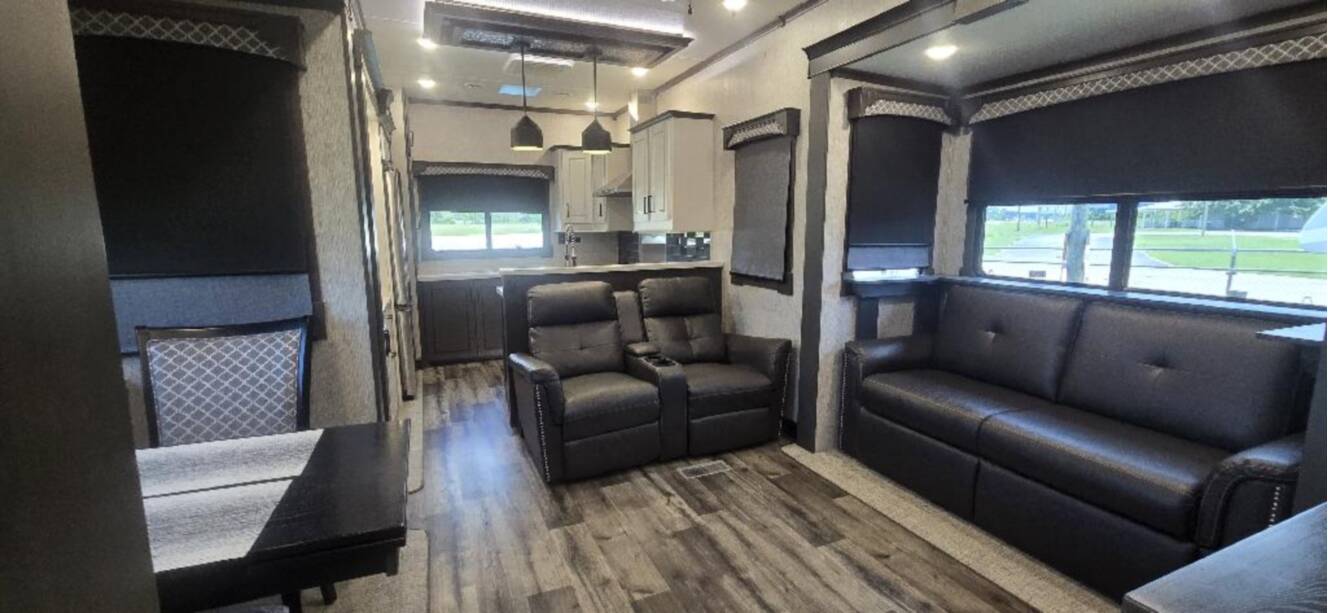 A photo of this 2023 Redwood REDWOOD 4001LK