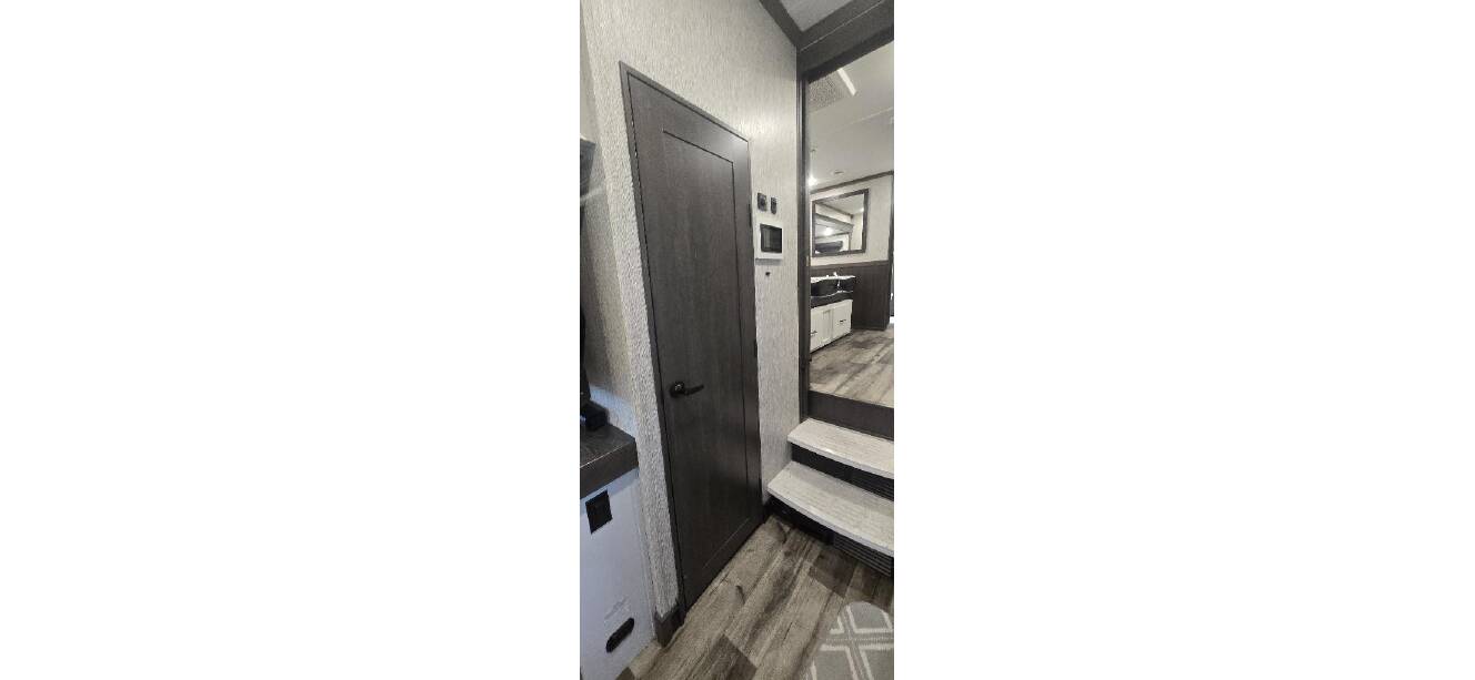 A photo of this 2023 Redwood REDWOOD 4001LK