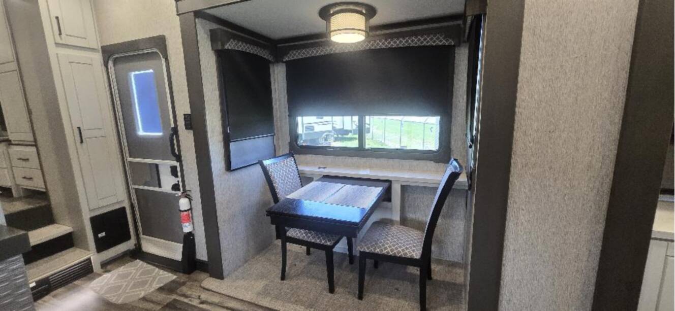 A photo of this 2023 Redwood REDWOOD 4001LK
