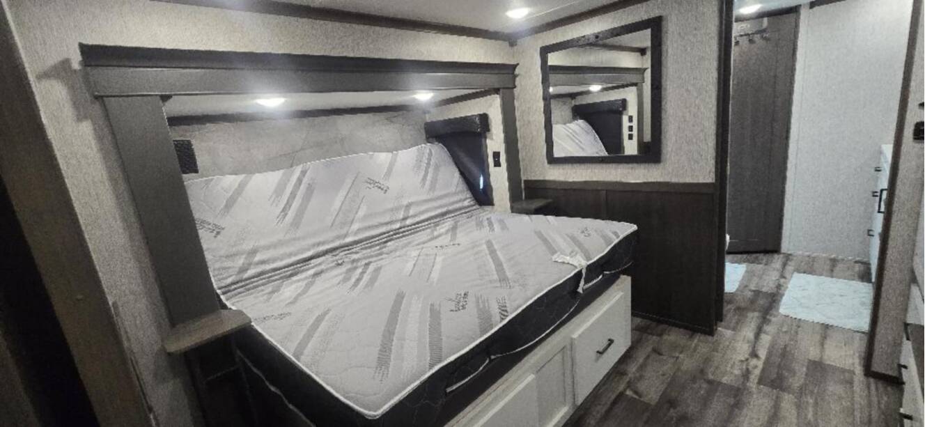 A photo of this 2023 Redwood REDWOOD 4001LK