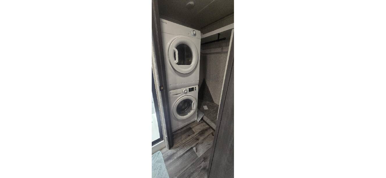 A photo of this 2023 Redwood REDWOOD 4001LK