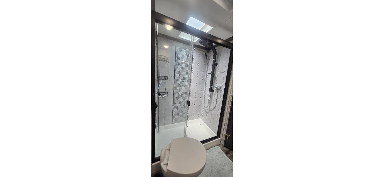 A photo of this 2023 Redwood REDWOOD 4001LK