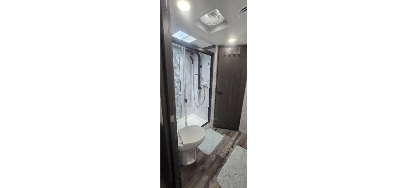 A photo of this 2023 Redwood REDWOOD 4001LK