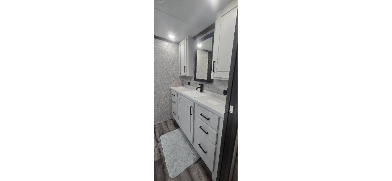 A photo of this 2023 Redwood REDWOOD 4001LK