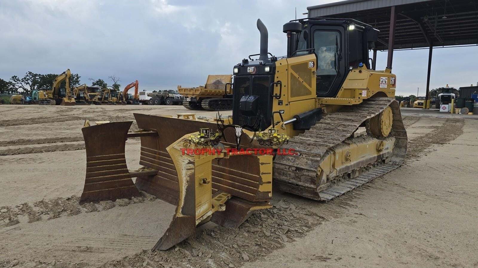 2023 CATERPILLAR D6 LGP in Burleson, TX