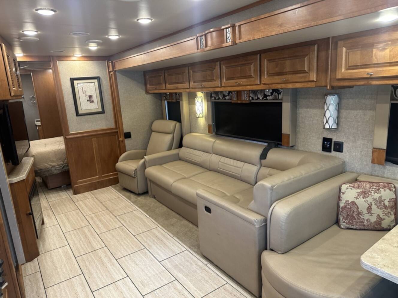 A photo of this 2018 Tiffin Motorhomes ALLEGRO OPEN ROAD 36LA
