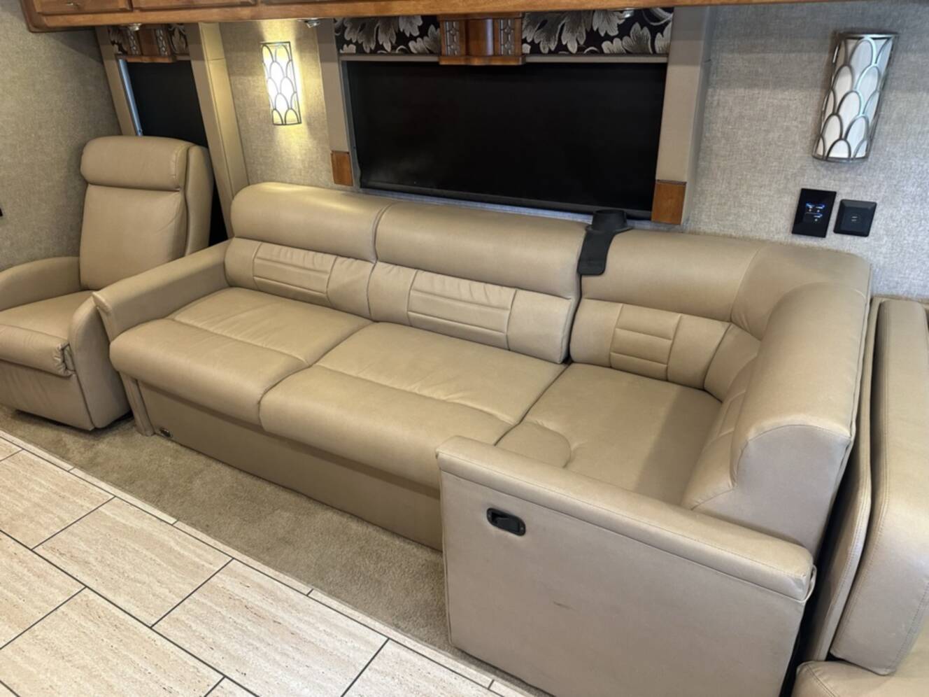 A photo of this 2018 Tiffin Motorhomes ALLEGRO OPEN ROAD 36LA
