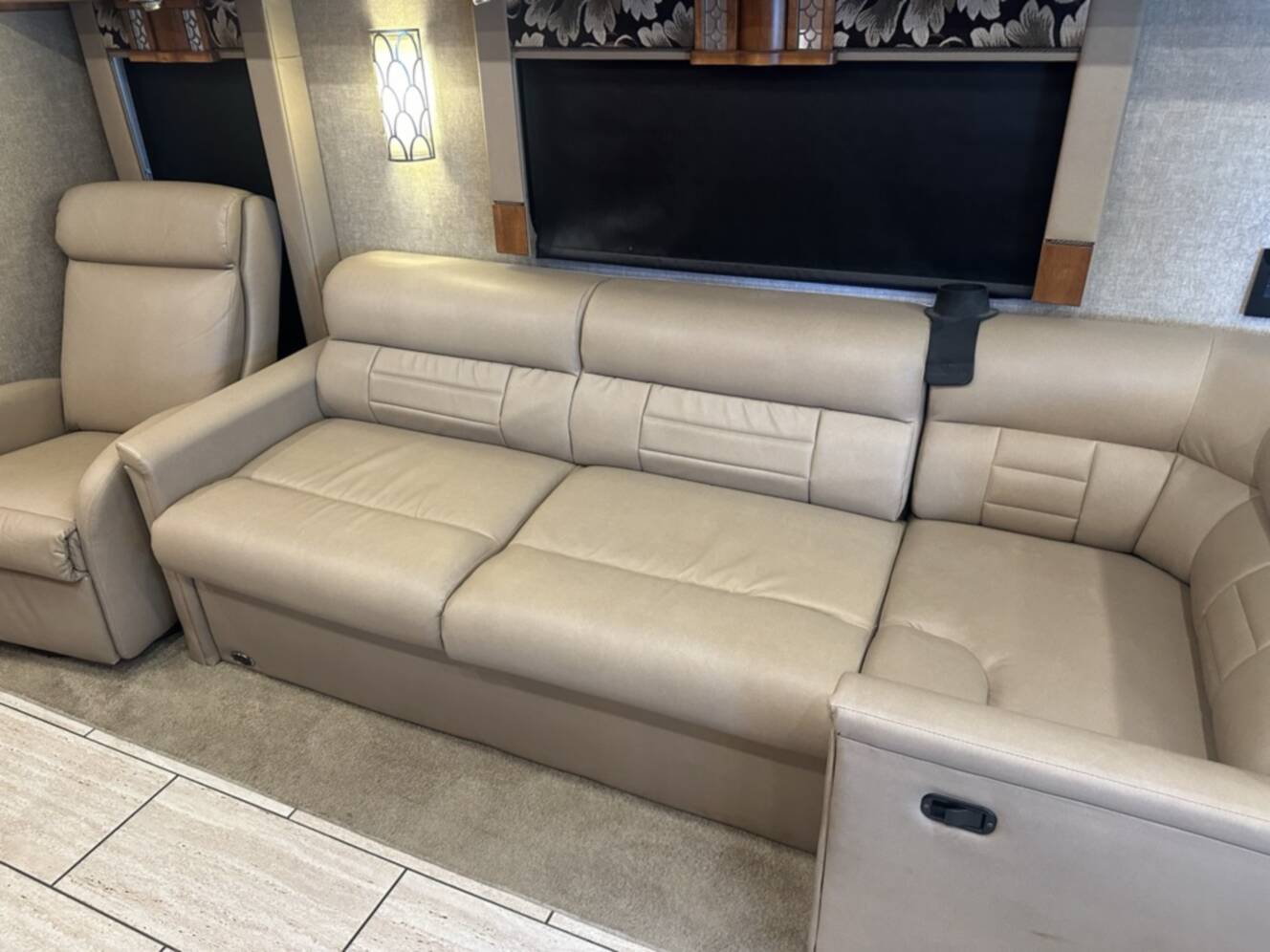 A photo of this 2018 Tiffin Motorhomes ALLEGRO OPEN ROAD 36LA