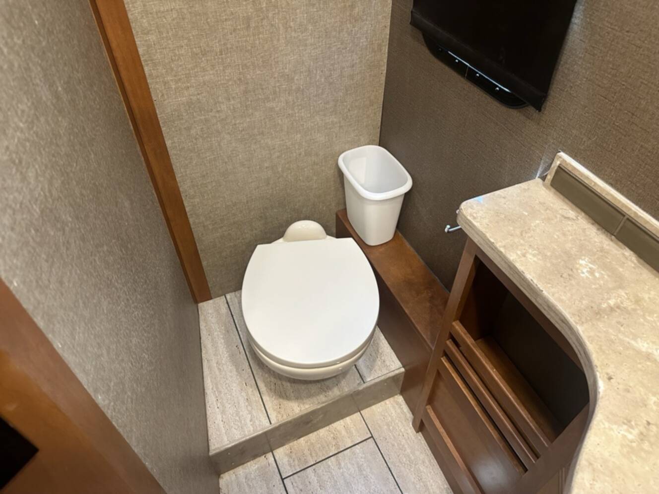 A photo of this 2018 Tiffin Motorhomes ALLEGRO OPEN ROAD 36LA