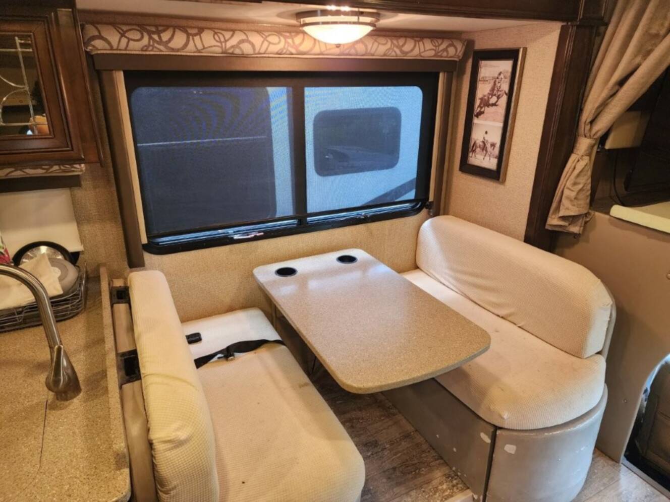 A photo of this 2017 Thor Motor Coach FOUR WINDS 35SB