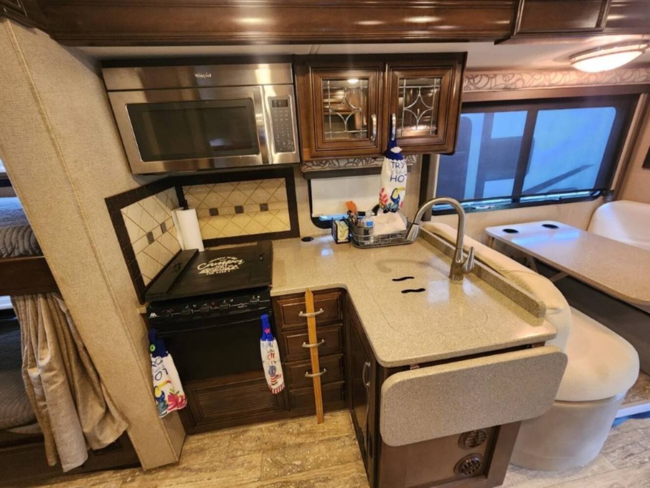 A photo of this 2017 Thor Motor Coach FOUR WINDS 35SB