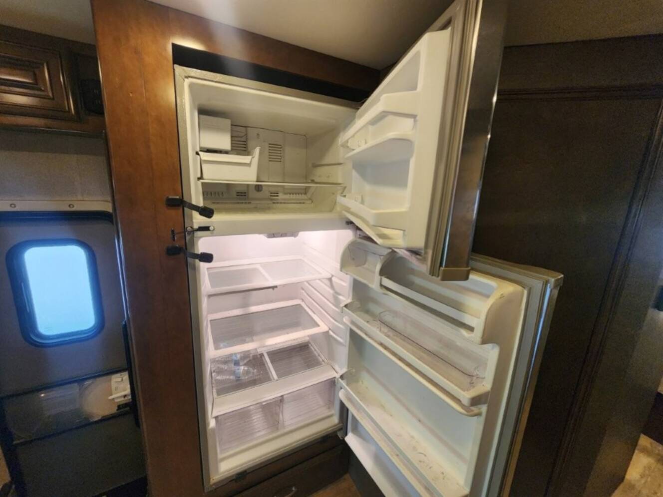A photo of this 2017 Thor Motor Coach FOUR WINDS 35SB