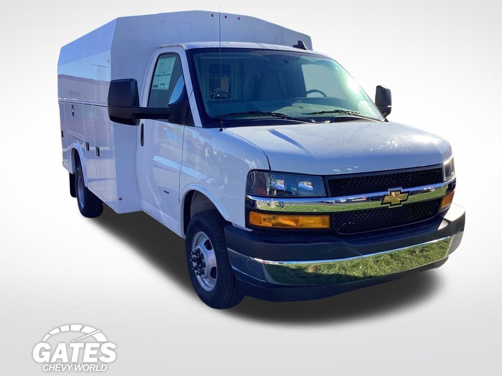 2025 CHEVROLET Express 3500 in Mishawaka, IN