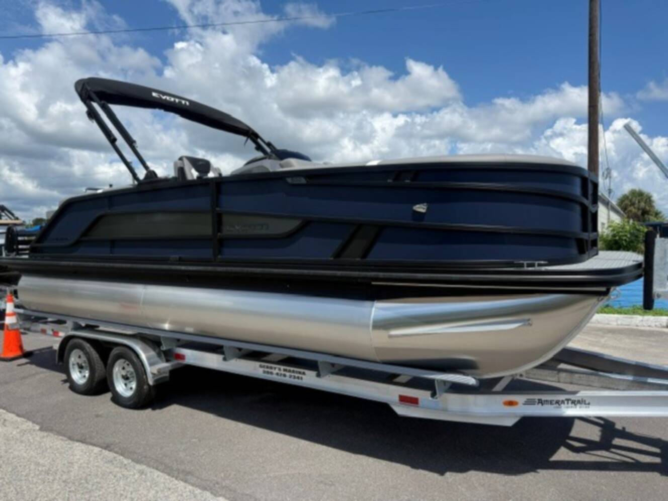 A photo of this 2026 Evotti 521QL
