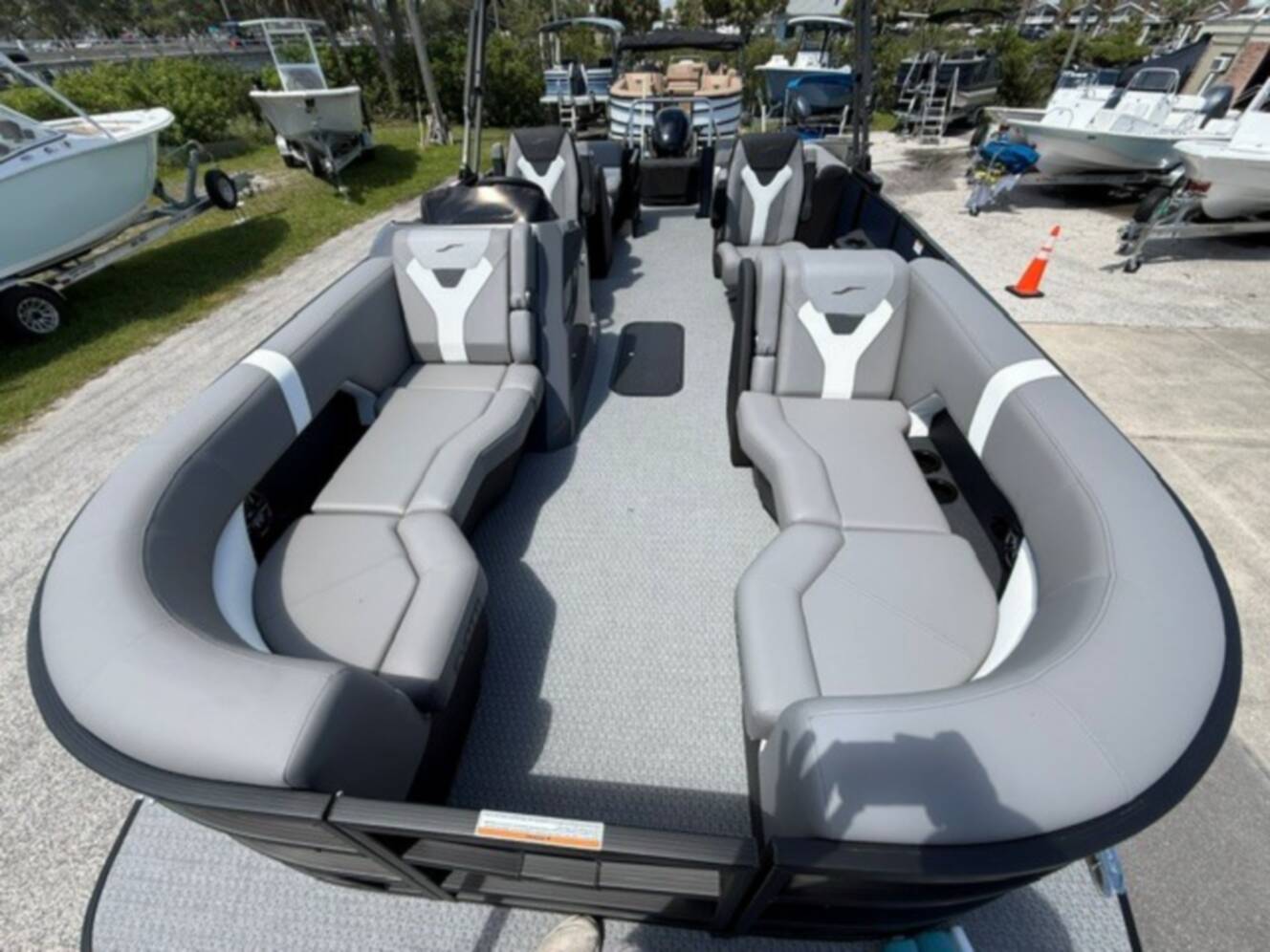 A photo of this 2026 Evotti 521QL