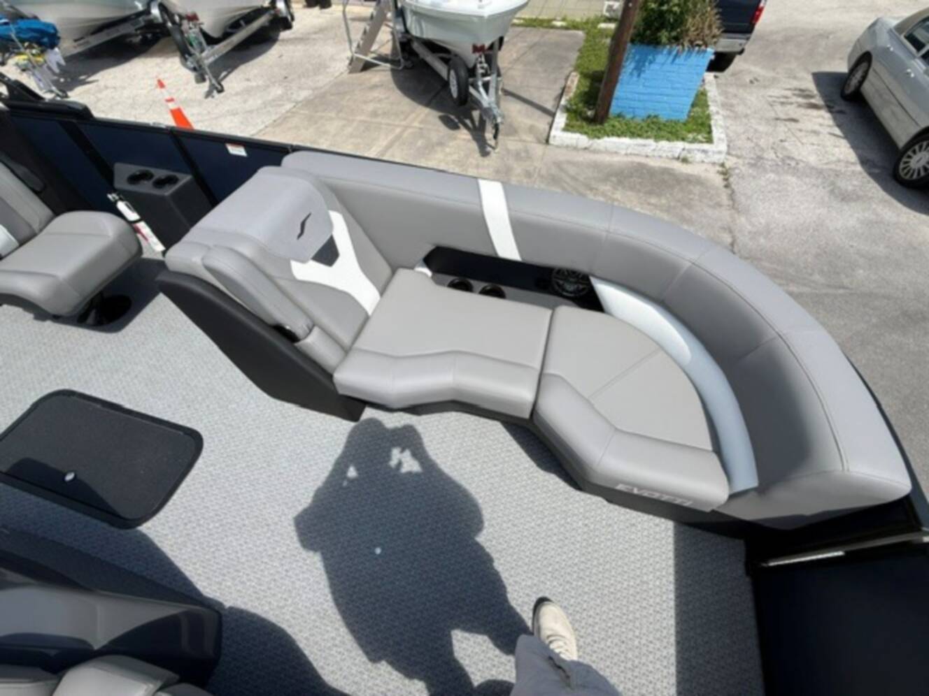 A photo of this 2026 Evotti 521QL