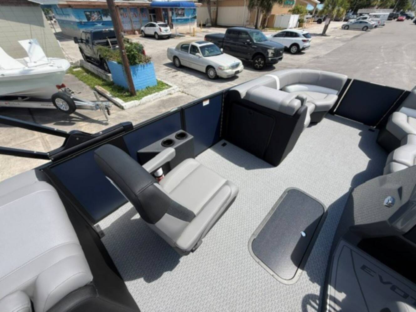 A photo of this 2026 Evotti 521QL