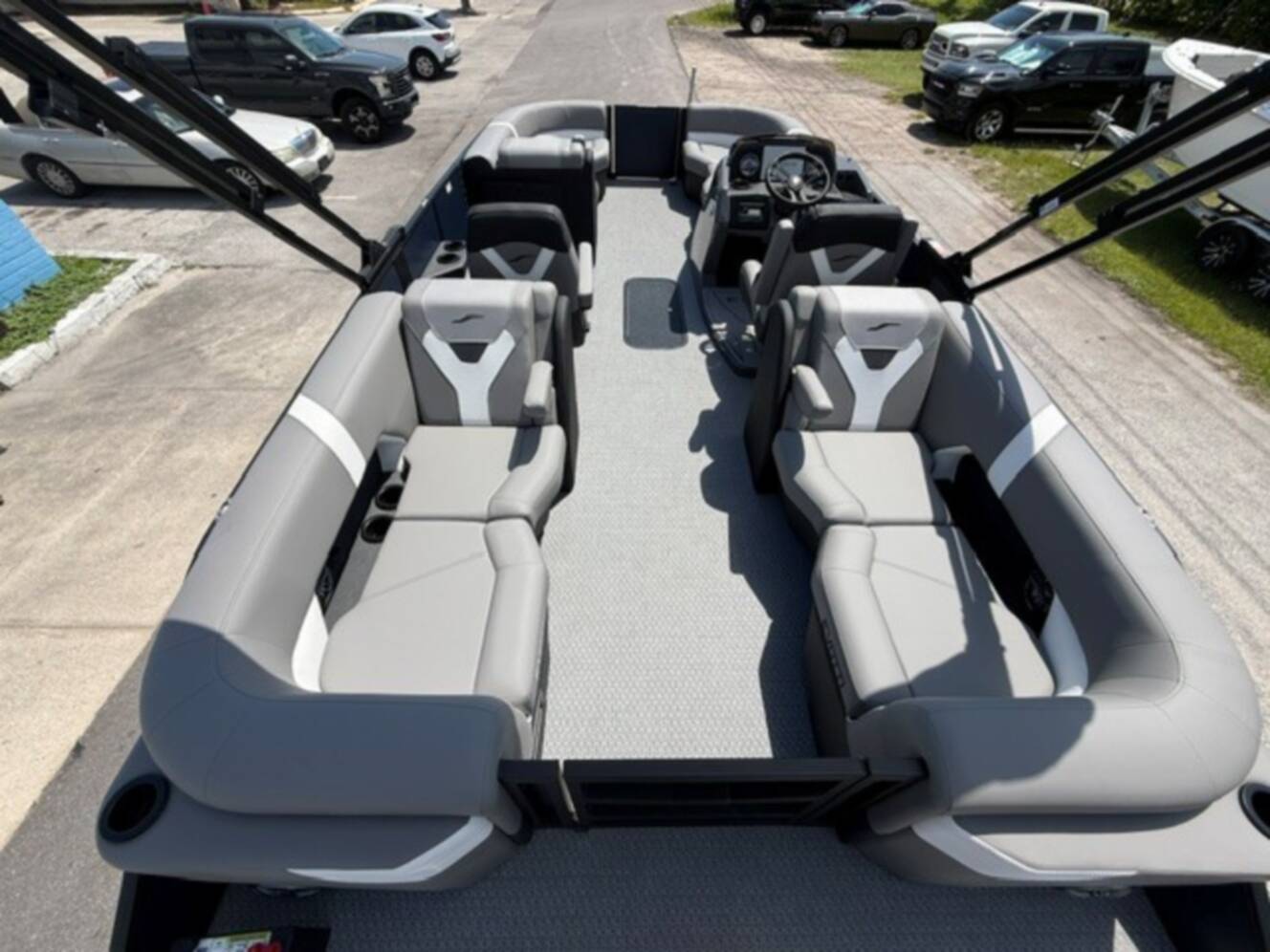 A photo of this 2026 Evotti 521QL
