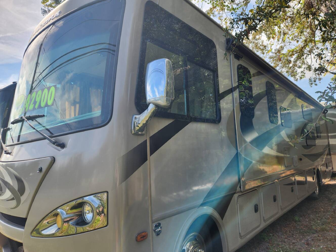 A photo of this 2016 Thor Motor Coach HURRICANE 34J