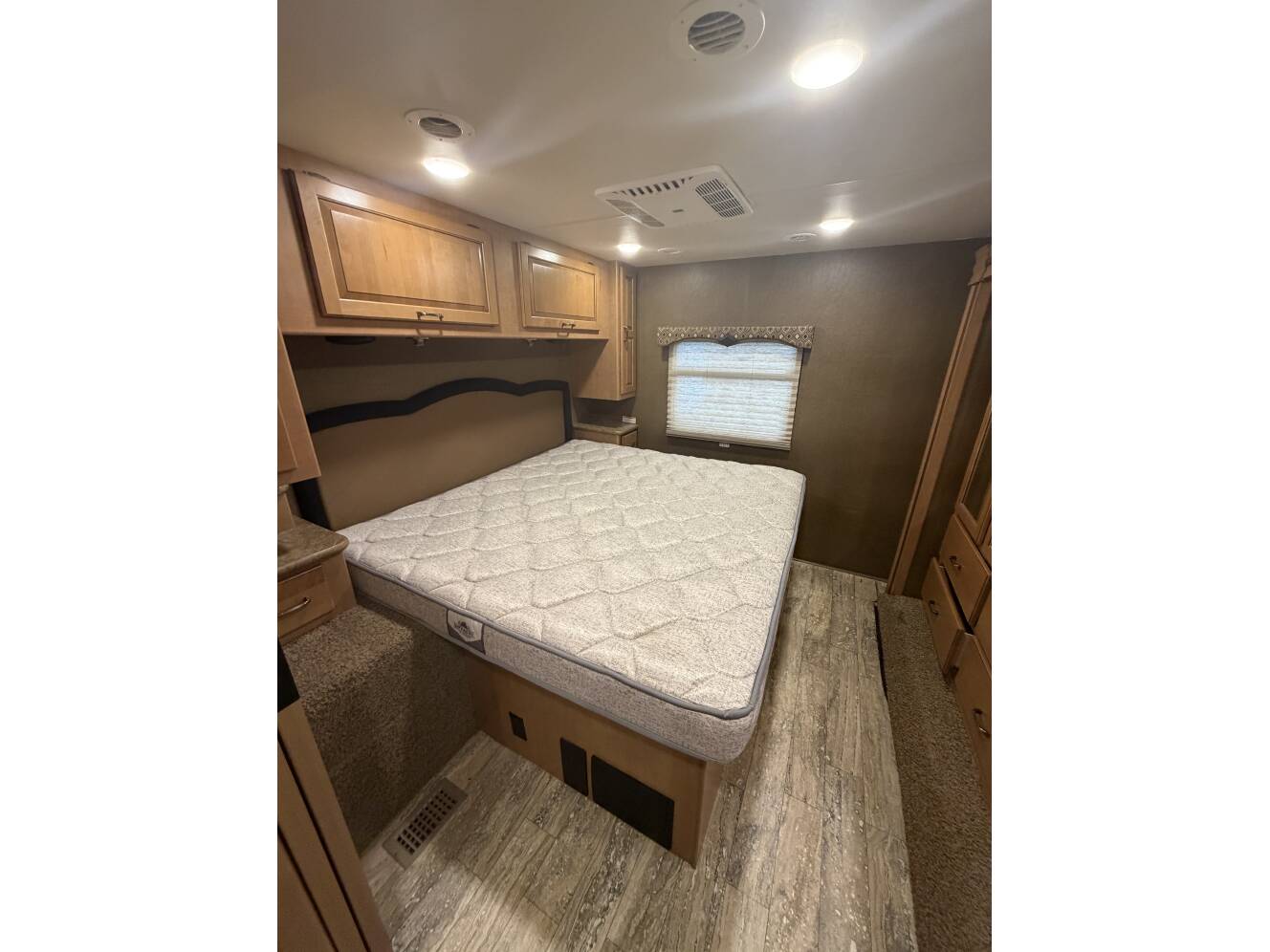 A photo of this 2016 Thor Motor Coach HURRICANE 34J