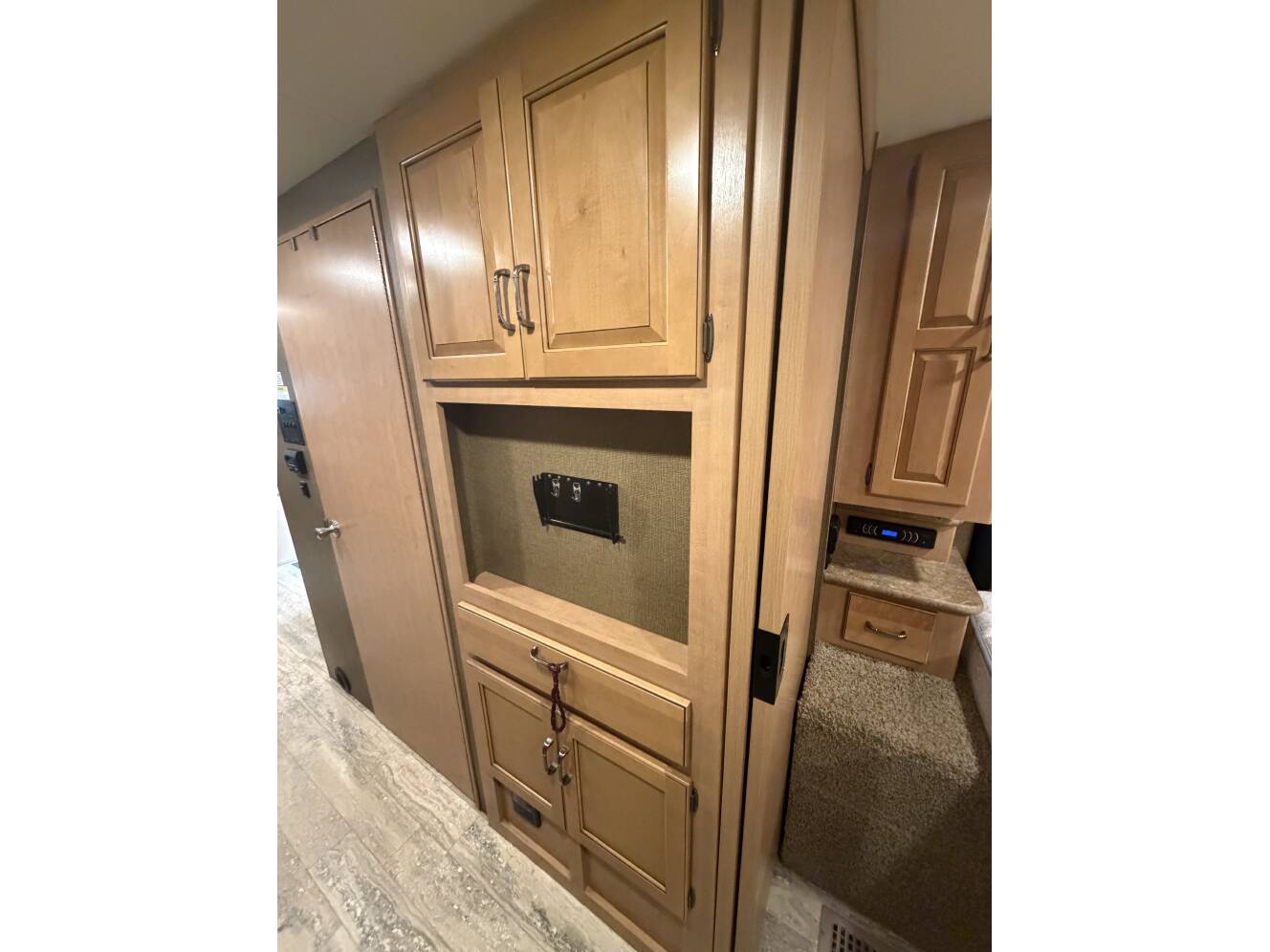 A photo of this 2016 Thor Motor Coach HURRICANE 34J