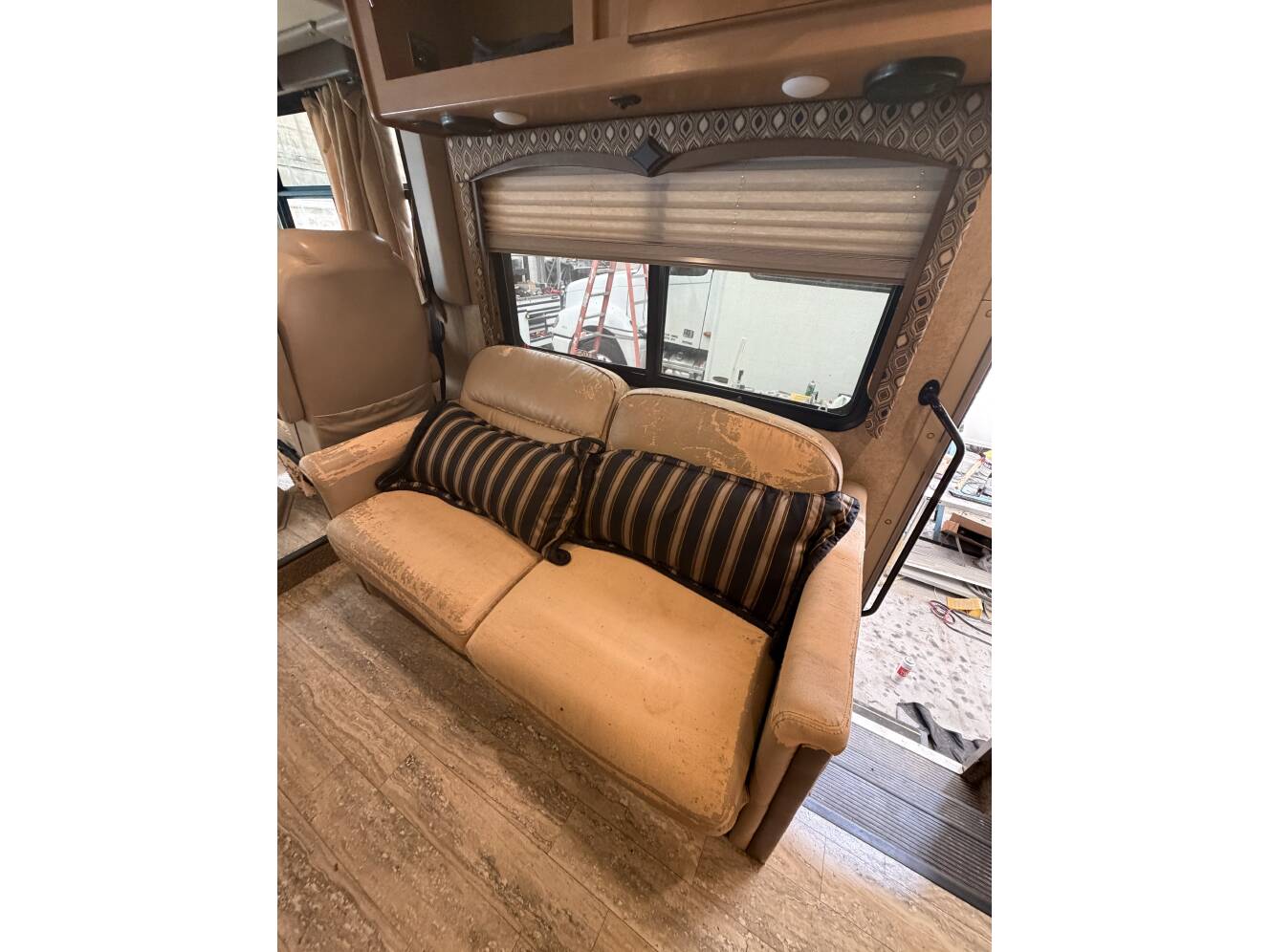 A photo of this 2016 Thor Motor Coach HURRICANE 34J