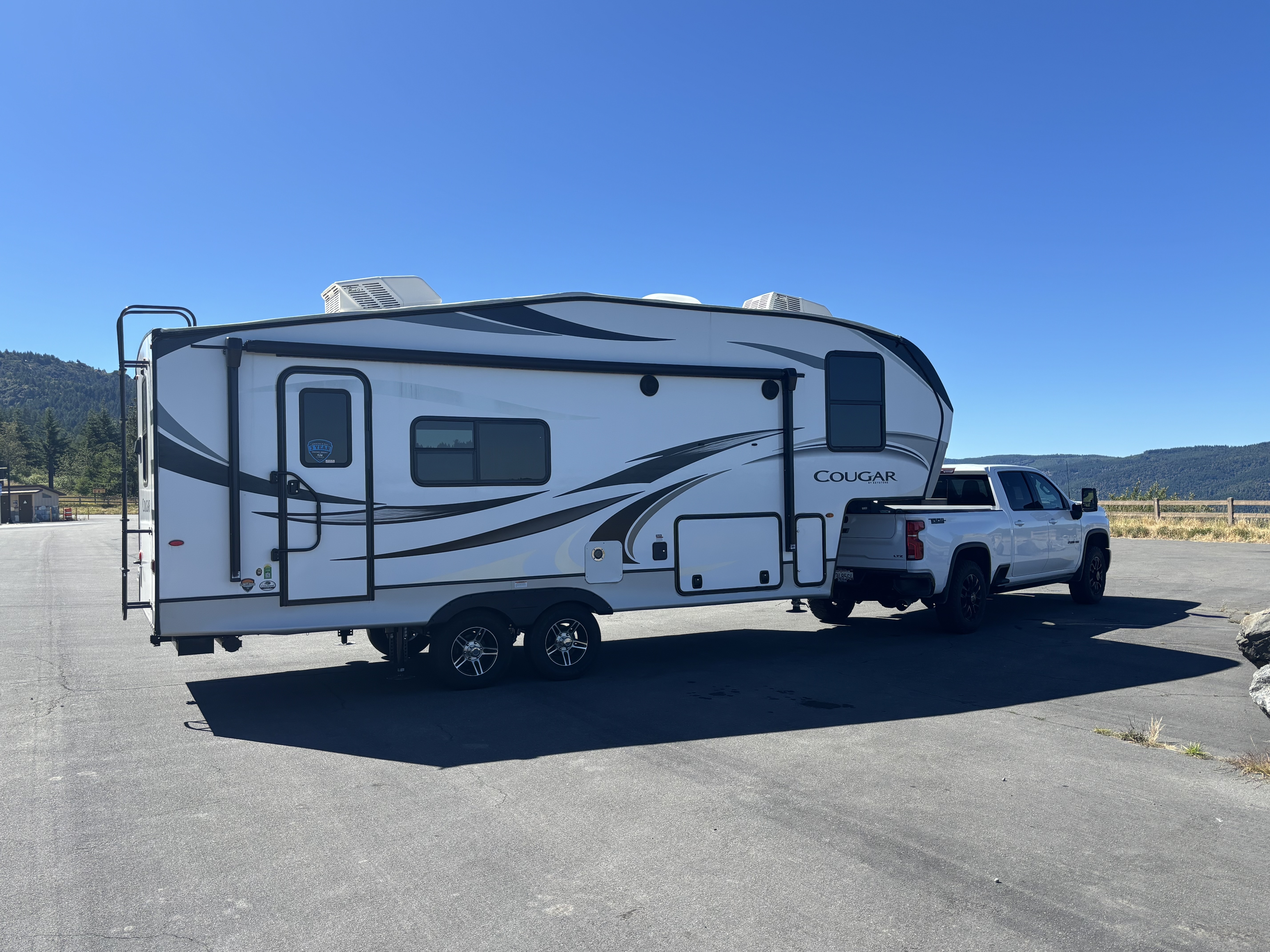 2023 Keystone COUGAR HALF-TON 23MLS RV