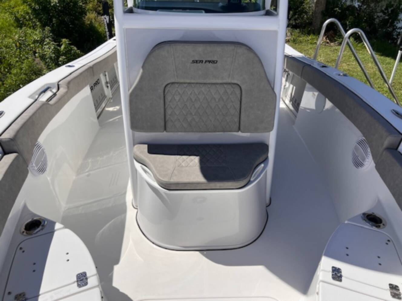 A photo of this 2024 Sea Pro 242DLX