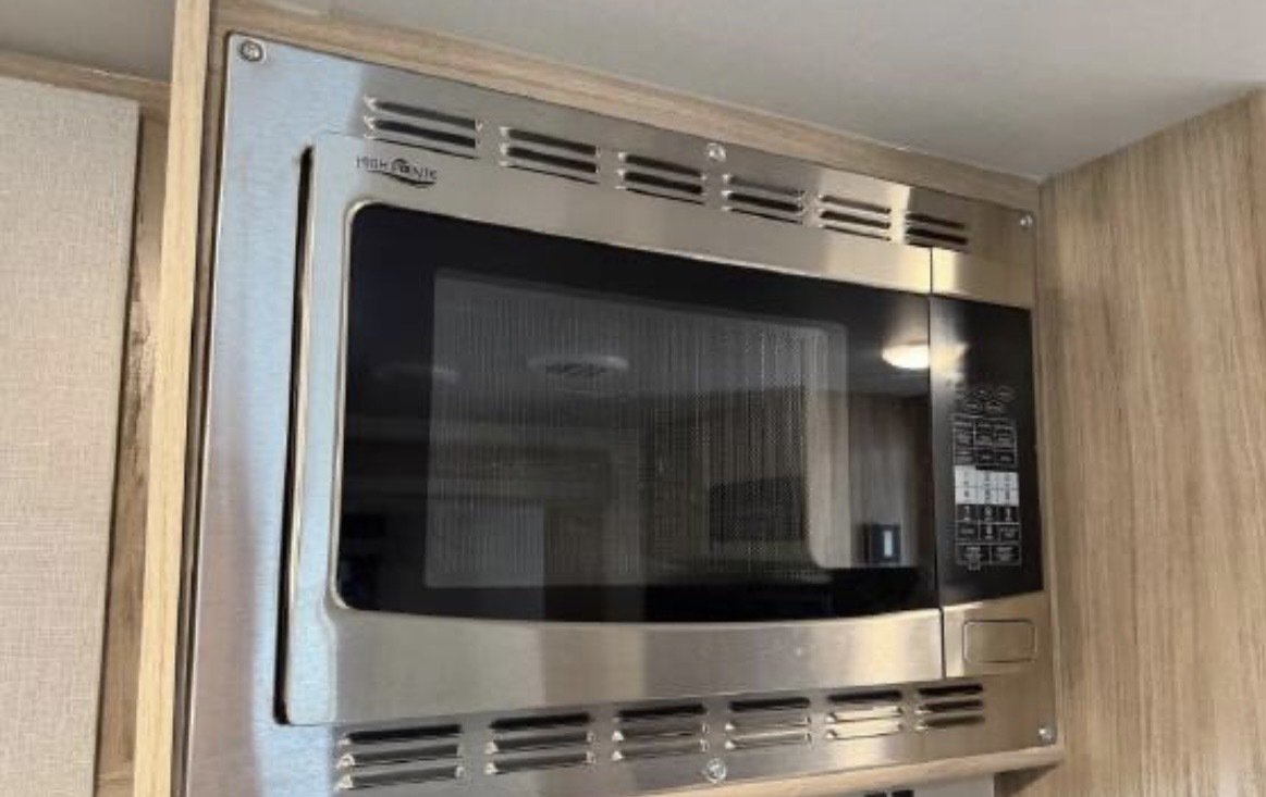 2021 Winnebago MICRO MINNIE 2108TB in manitowoc WI