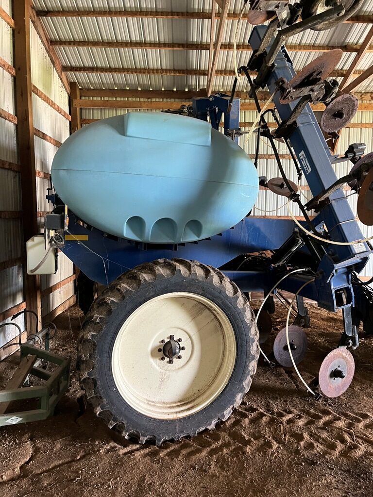 BLU-JET 3000 sidedresser in Henry, SD