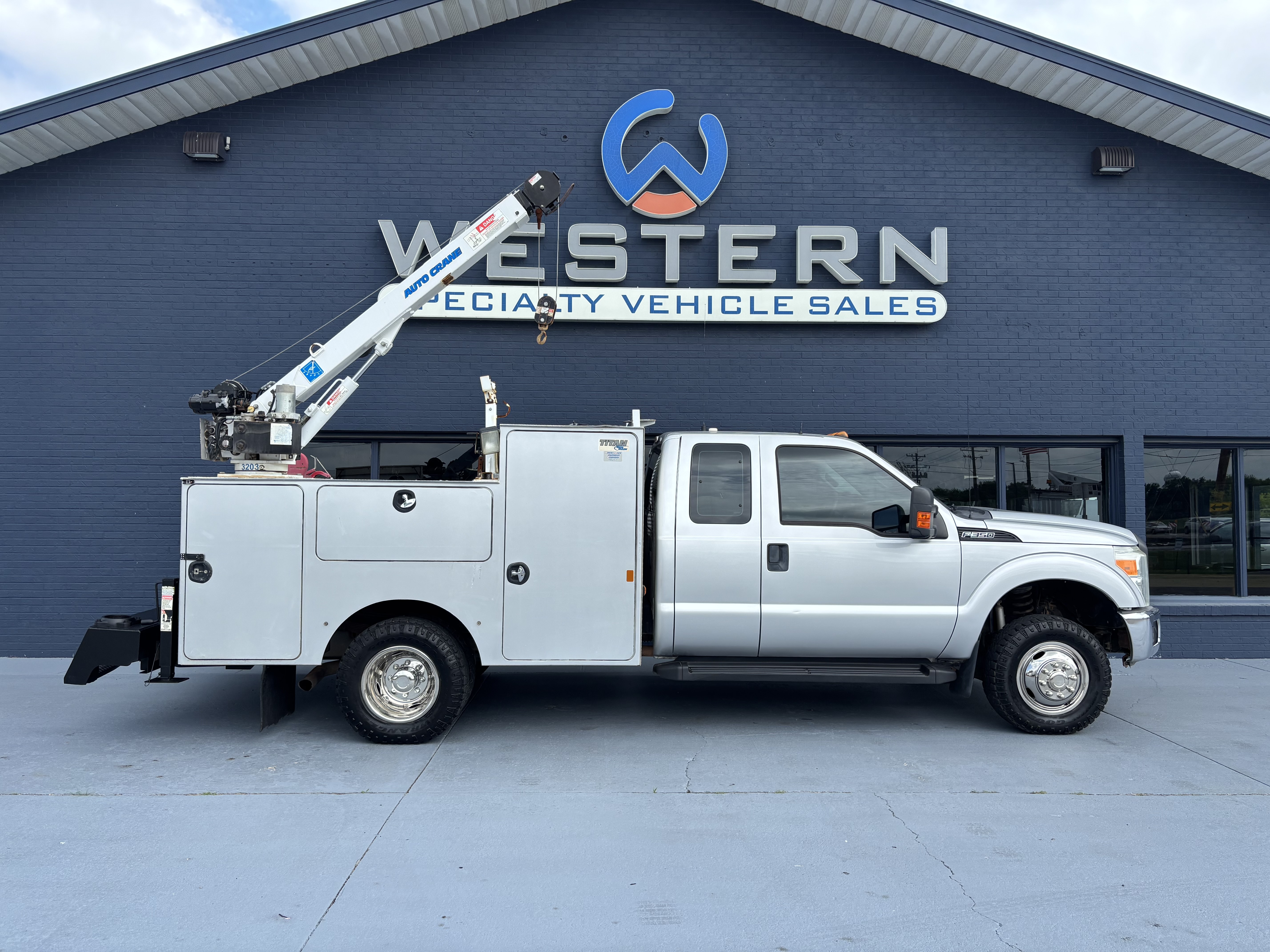 2012 FORD F350 in Braidwood, IL