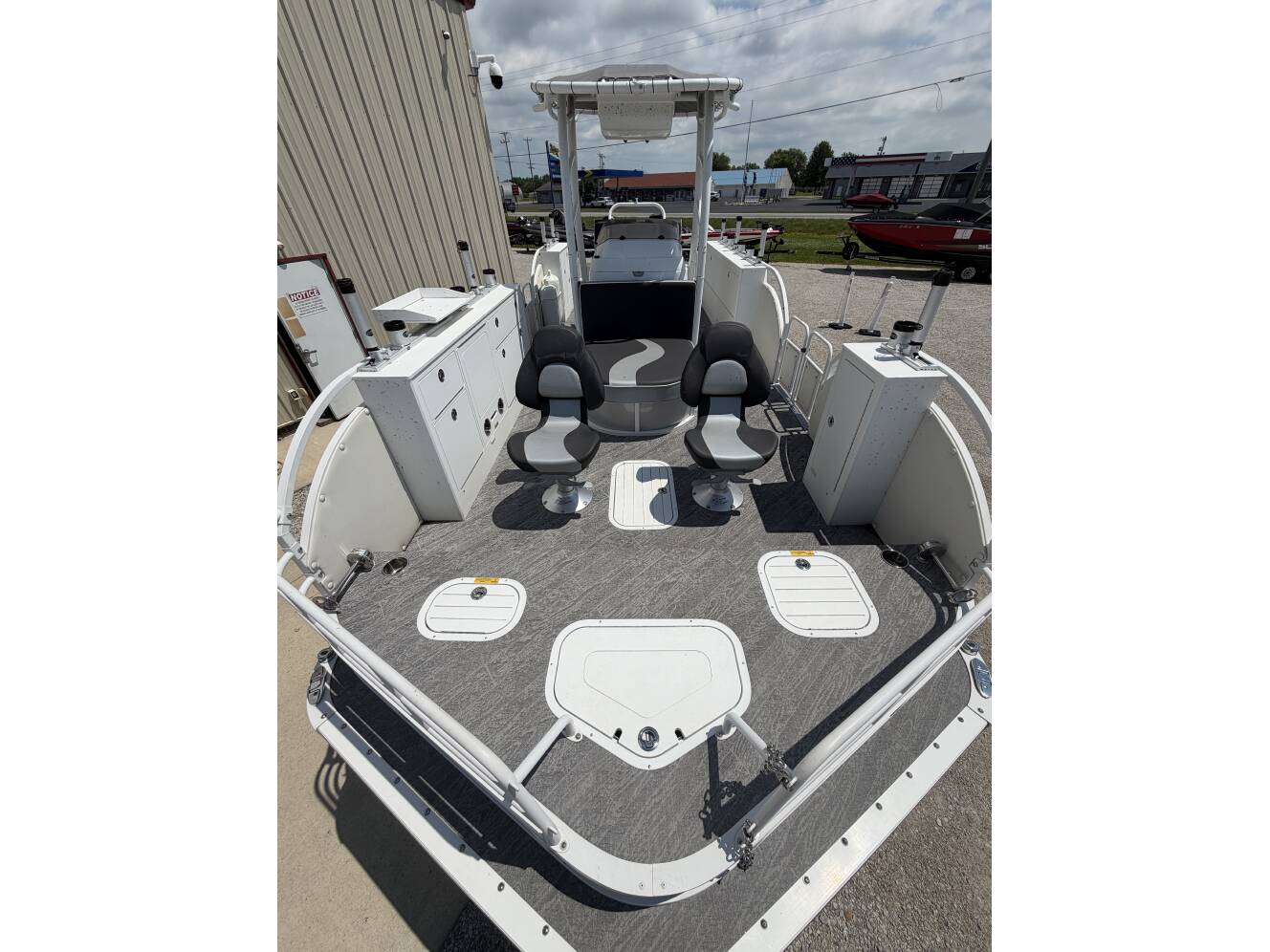 A photo of this 2025 Jc Tritoon 26TT Sport Angler