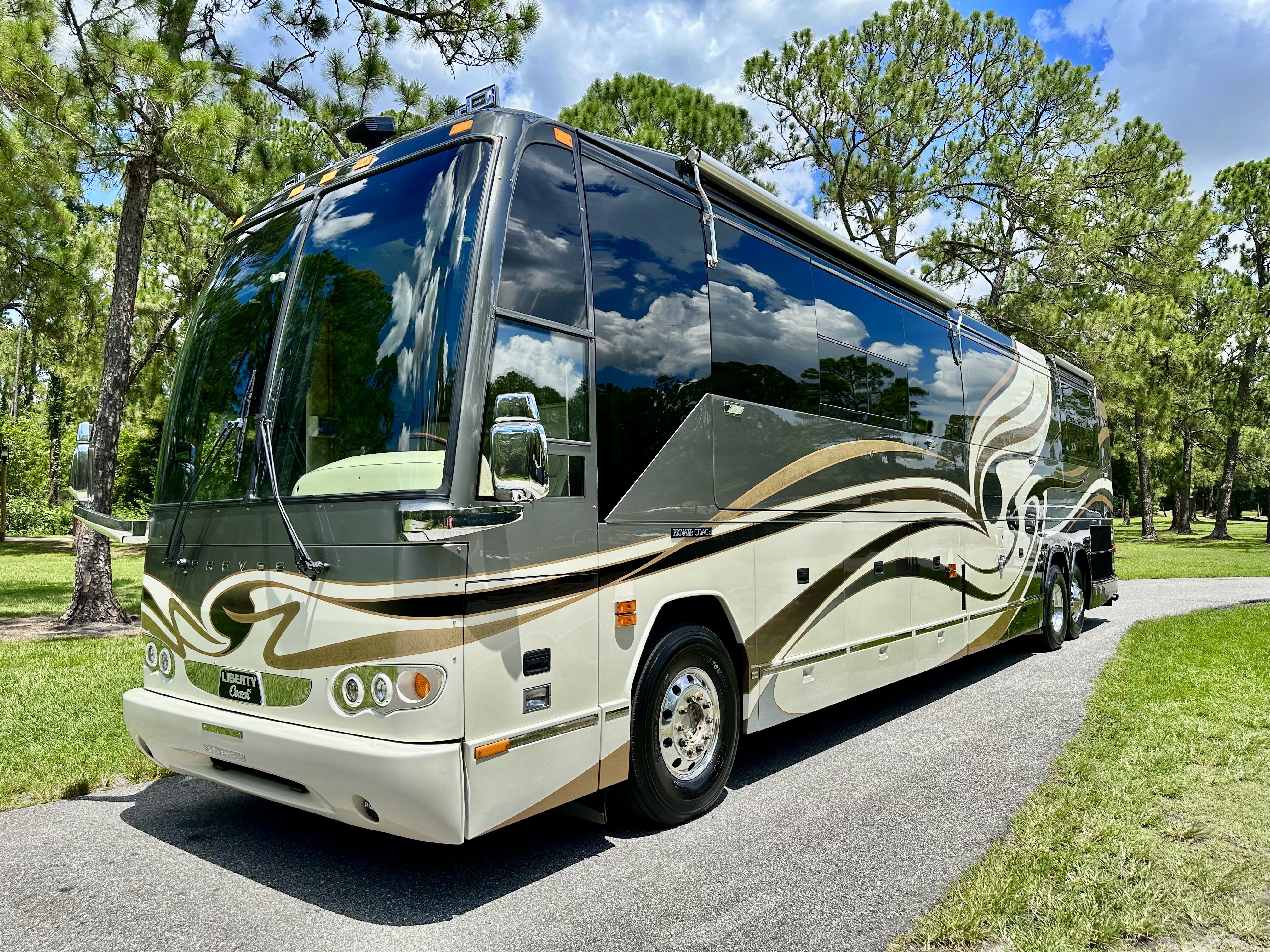 2005 Prevost LIBERTY ELEGANT LADY H3-45 DOUBLE SLIDE Class A Diesel Motorhome - Diesel Pusher RV