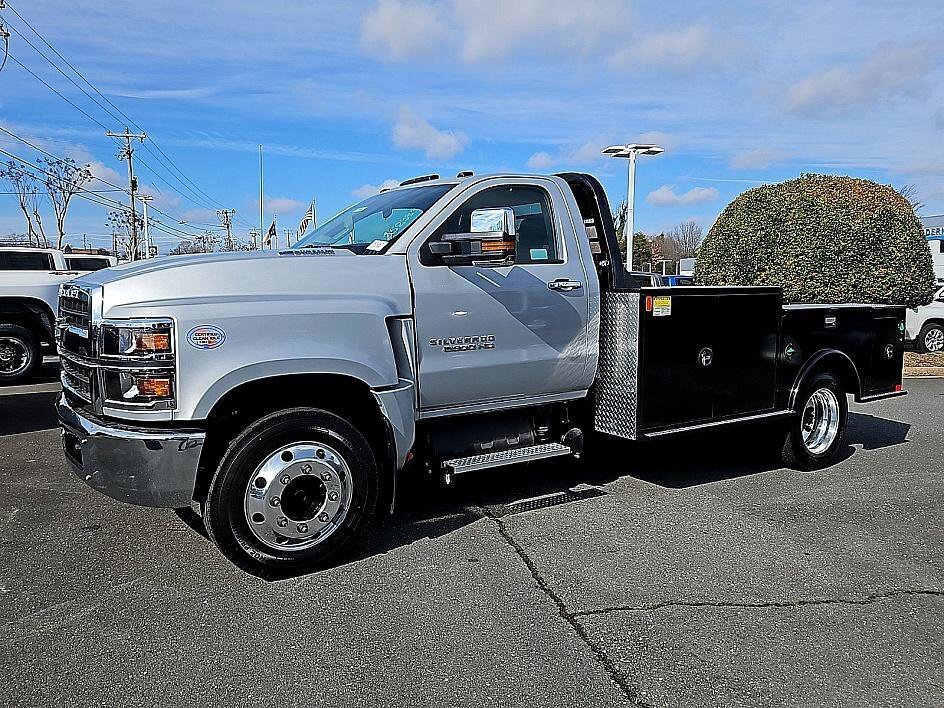 2024 CHEVROLET Silverado 5500 HD in Winston Salem, NC