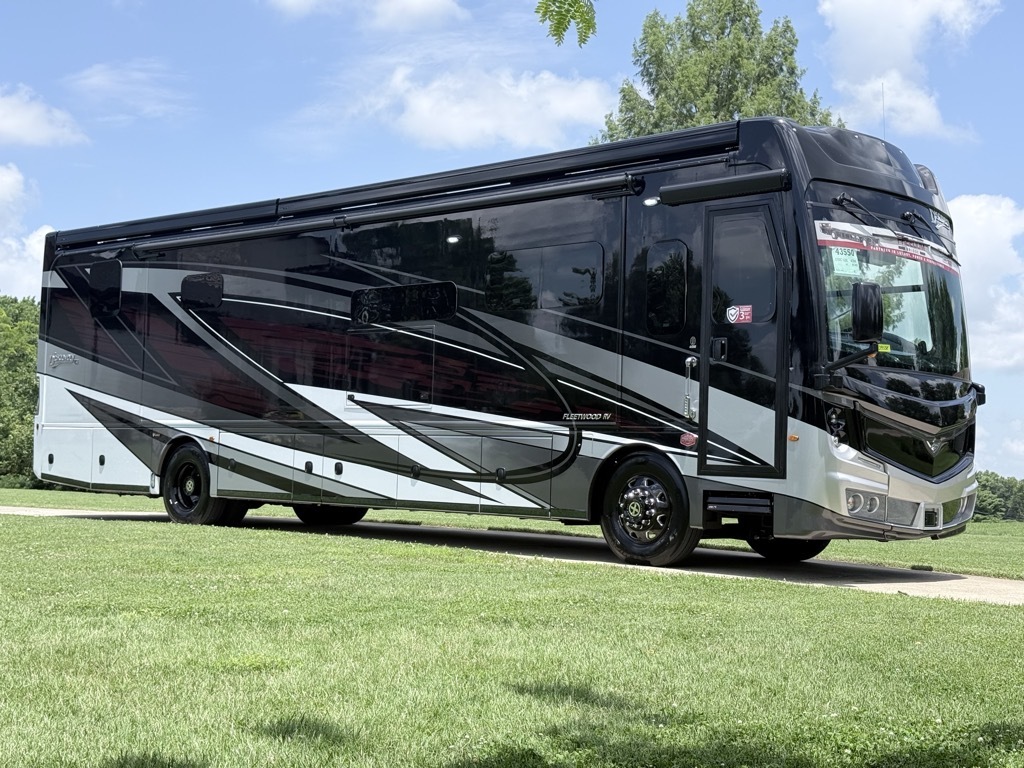 2027 Fleetwood DISCOVERY LXE 40M in harrodsburg KY