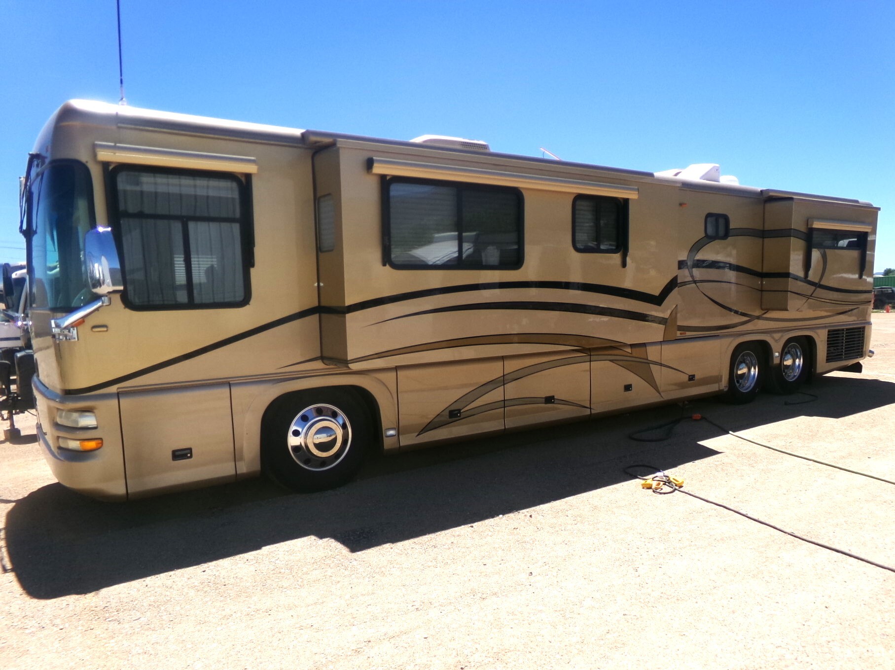 2005 Foretravel U320 in camp verde AZ