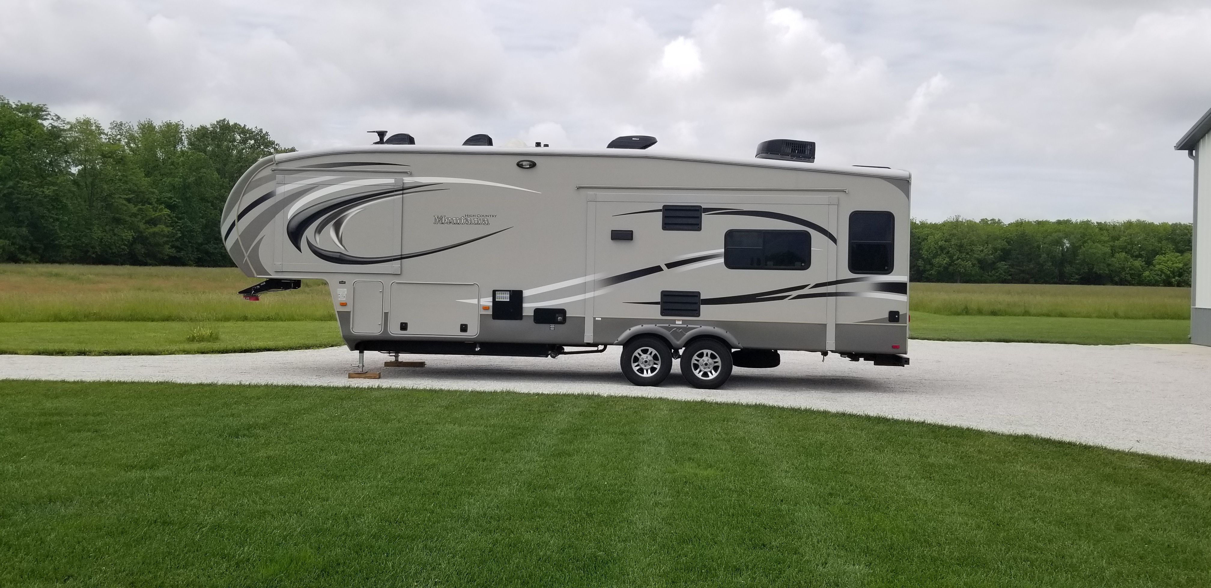 2013 Keystone MONTANA HIGH COUNTRY 325RL in anderson IN