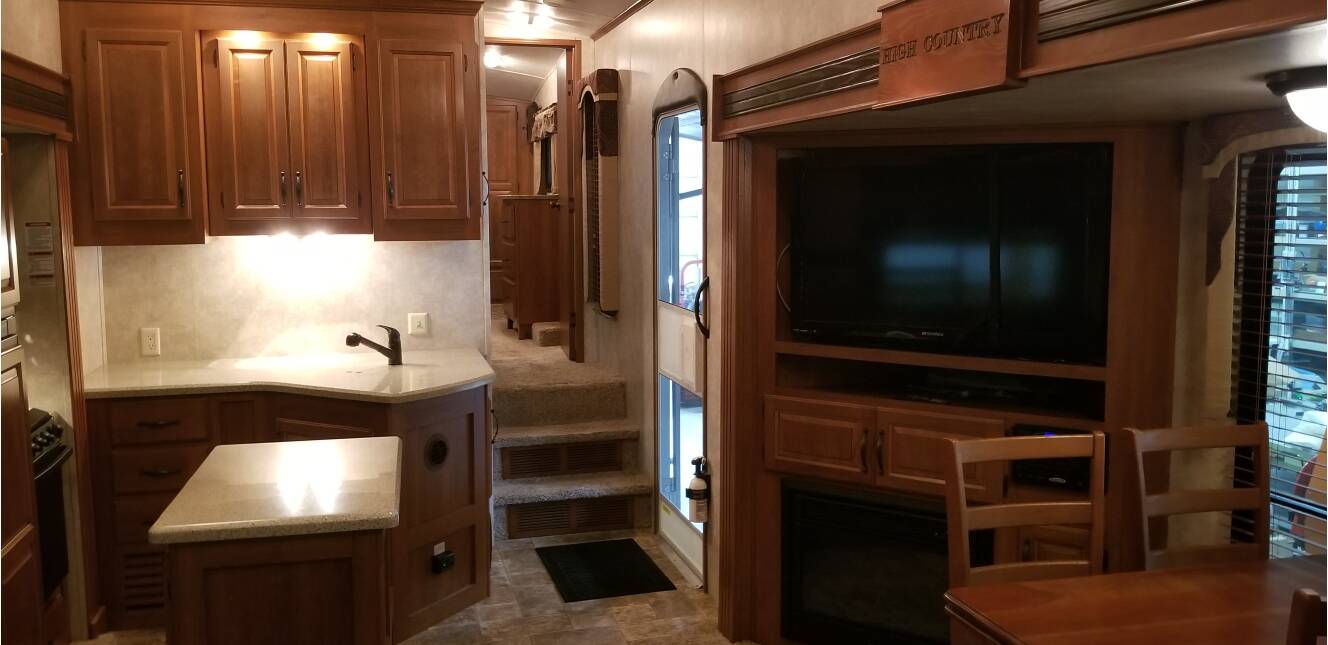 A photo of this 2013 Keystone MONTANA HIGH COUNTRY 325RL