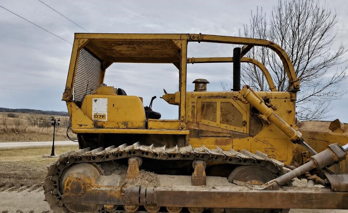 1975 CATERPILLAR D7F in Mount Ayr, IA