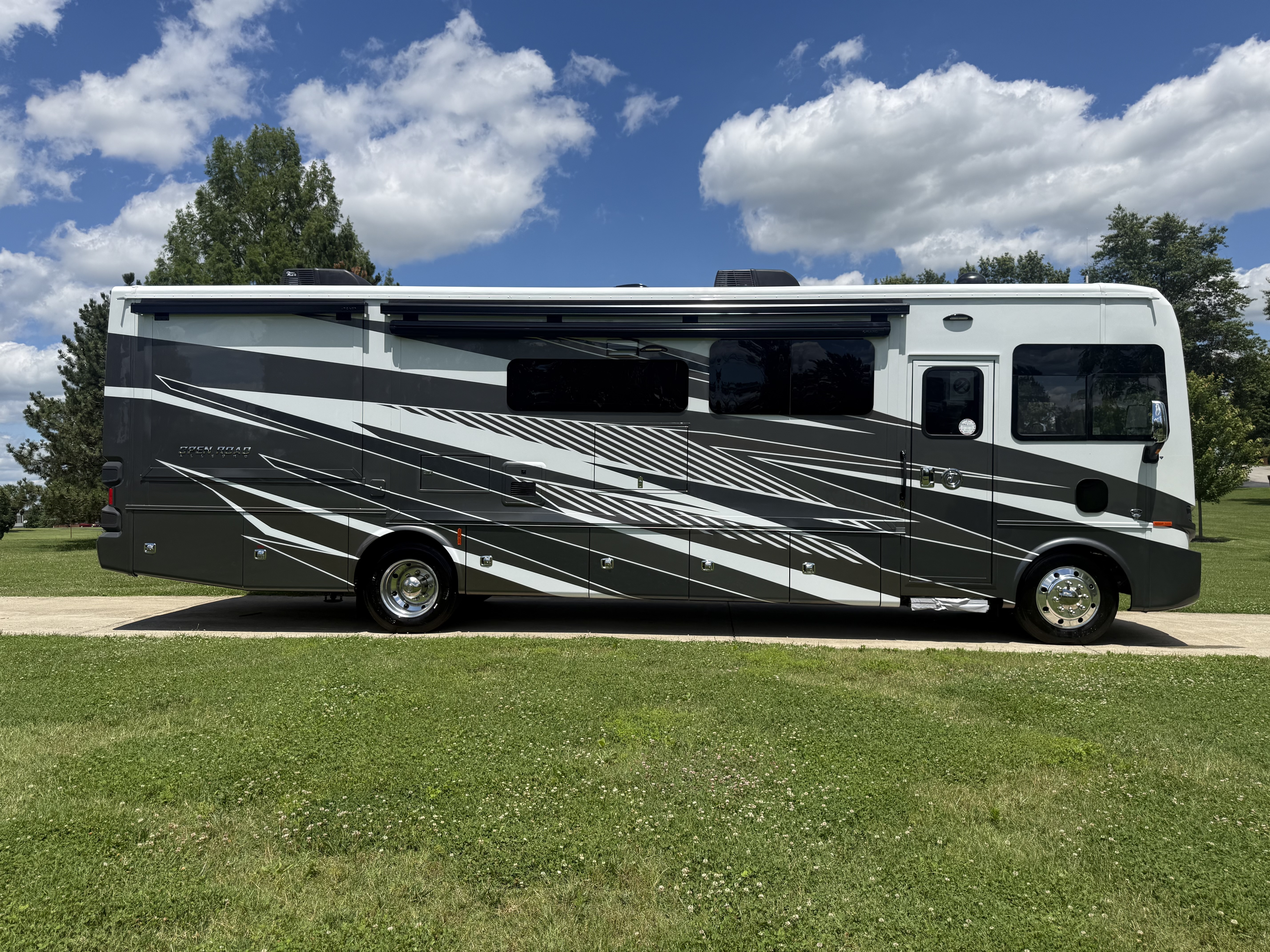 2027 Tiffin Motorhomes ALLEGRO OPEN ROAD 34PA in harrodsburg KY