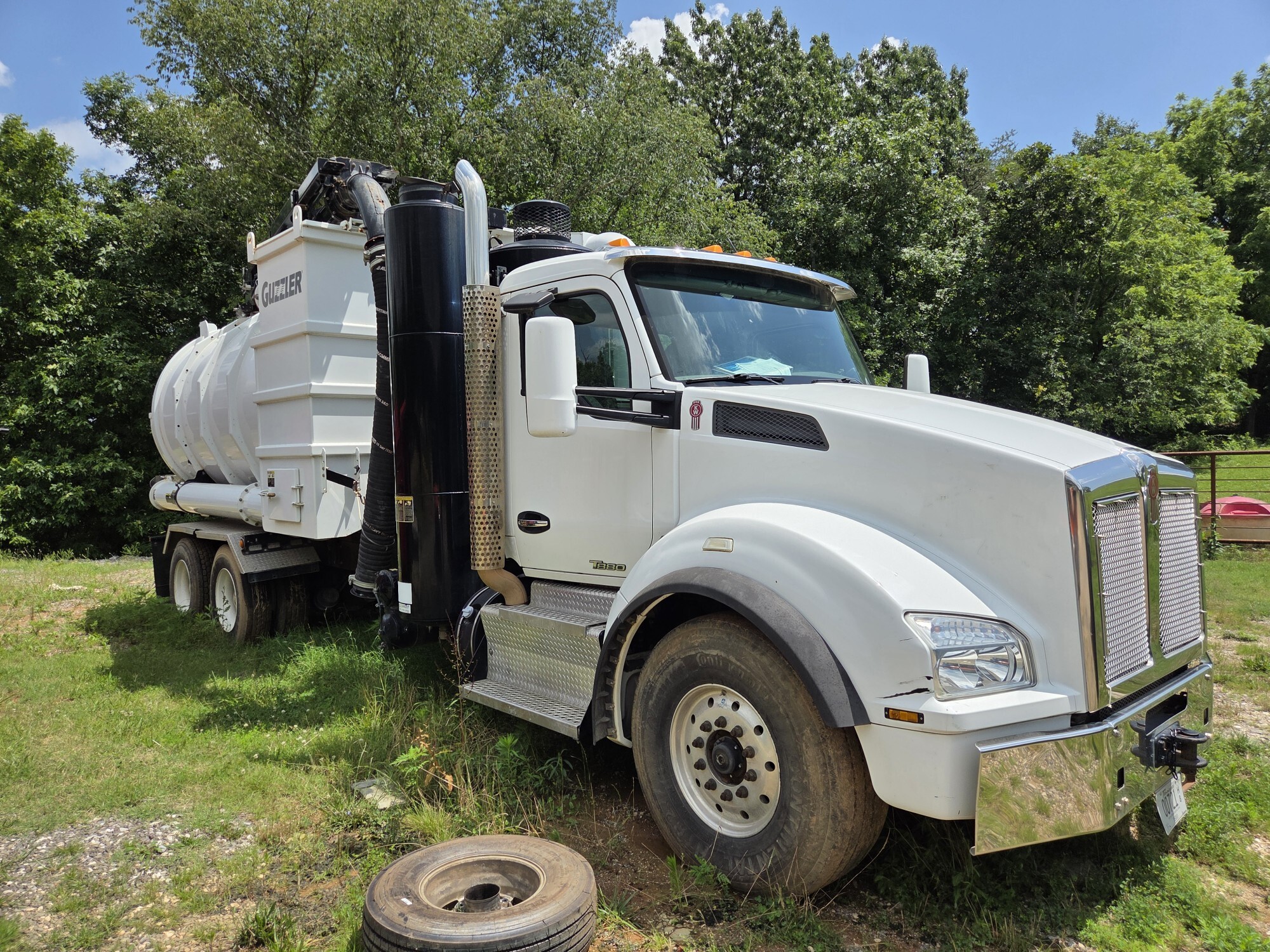 2015 KENWORTH T880 in Knoxville, TN