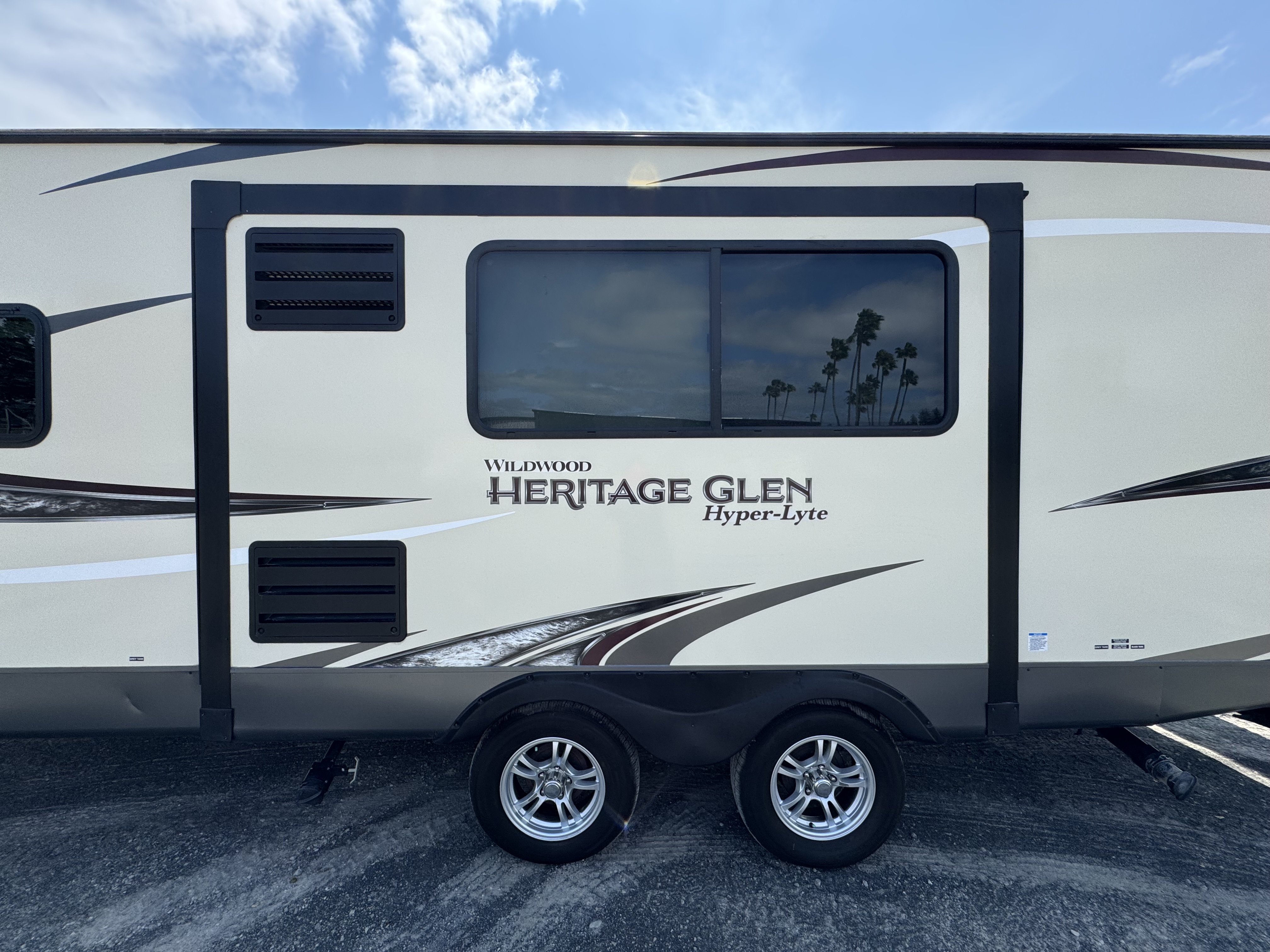 2019 Forest River WILDWOOD HERITAGE GLEN HYPER-LYTE 22RBHL in cloverdale CA