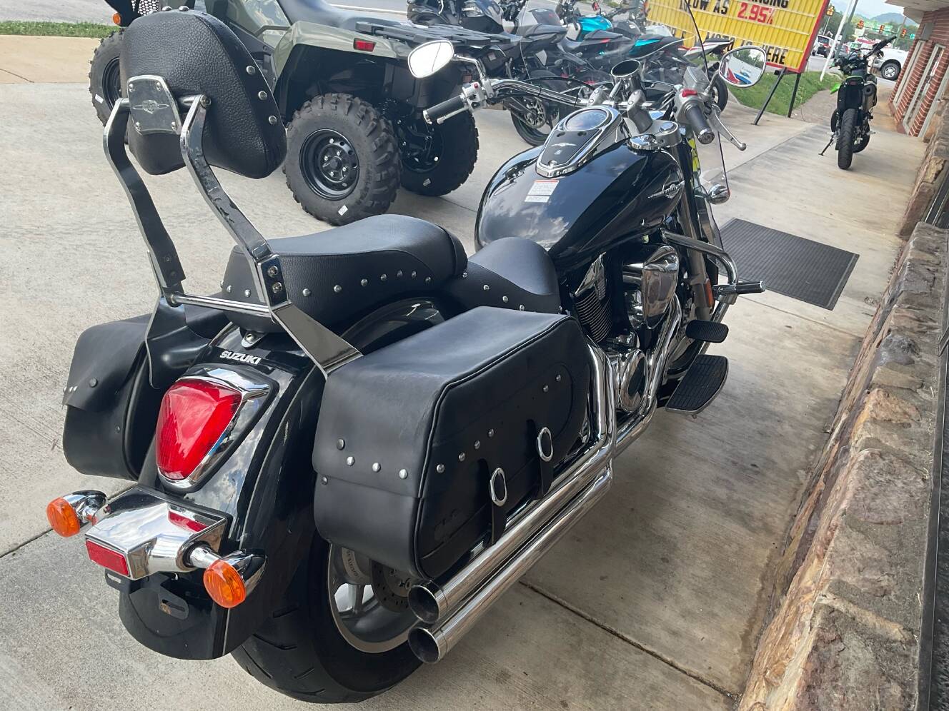 A photo of this 2008 Suzuki Boulevard C109RT