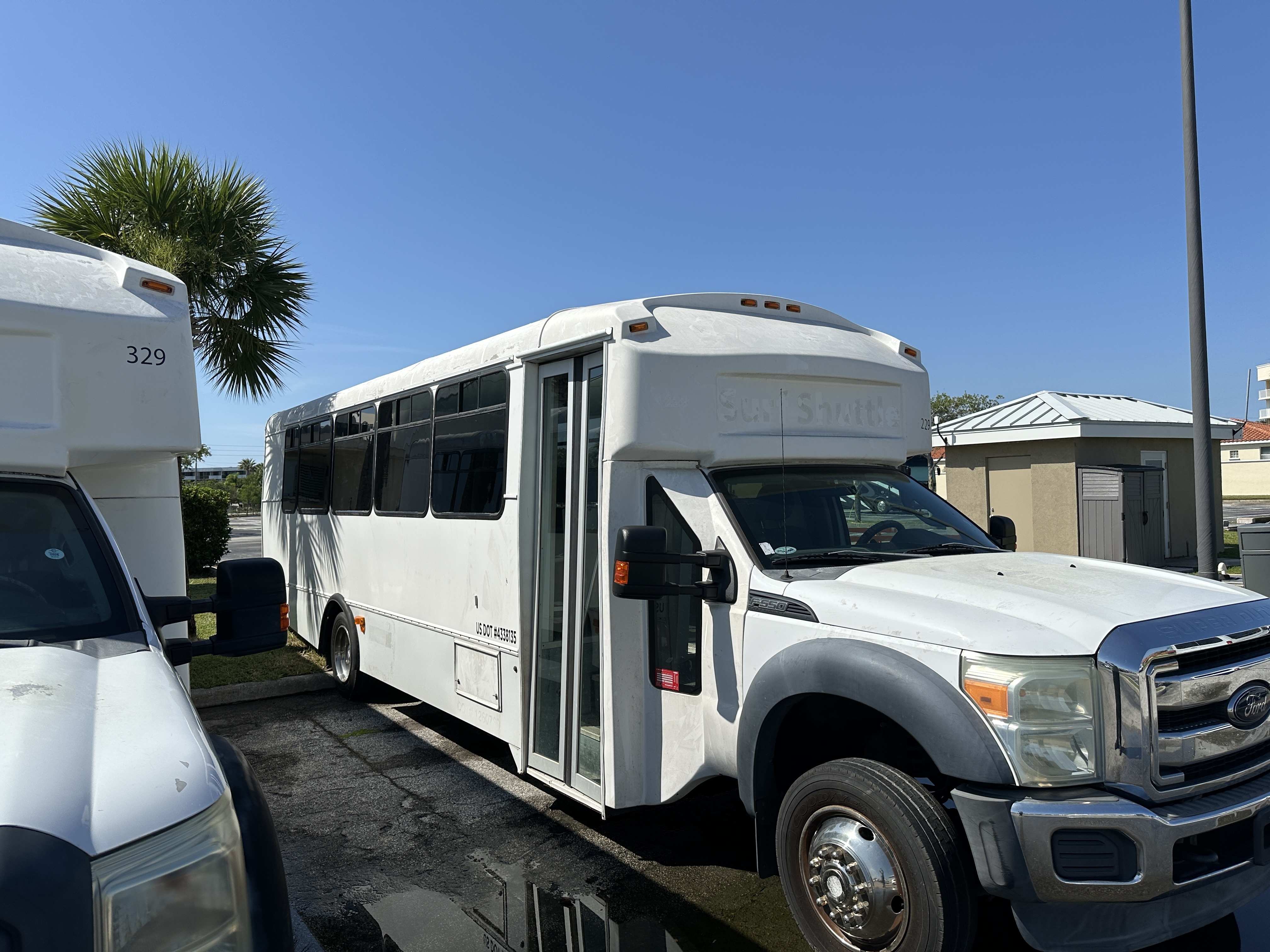 2015 FORD E450 in Cocoa Beach, FL