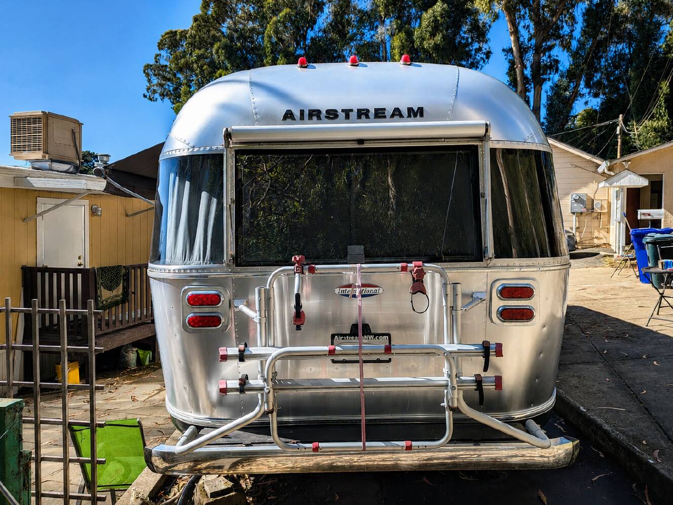 A photo of this 2017 Airstream INTERNATIONAL SIGNATURE 25RB