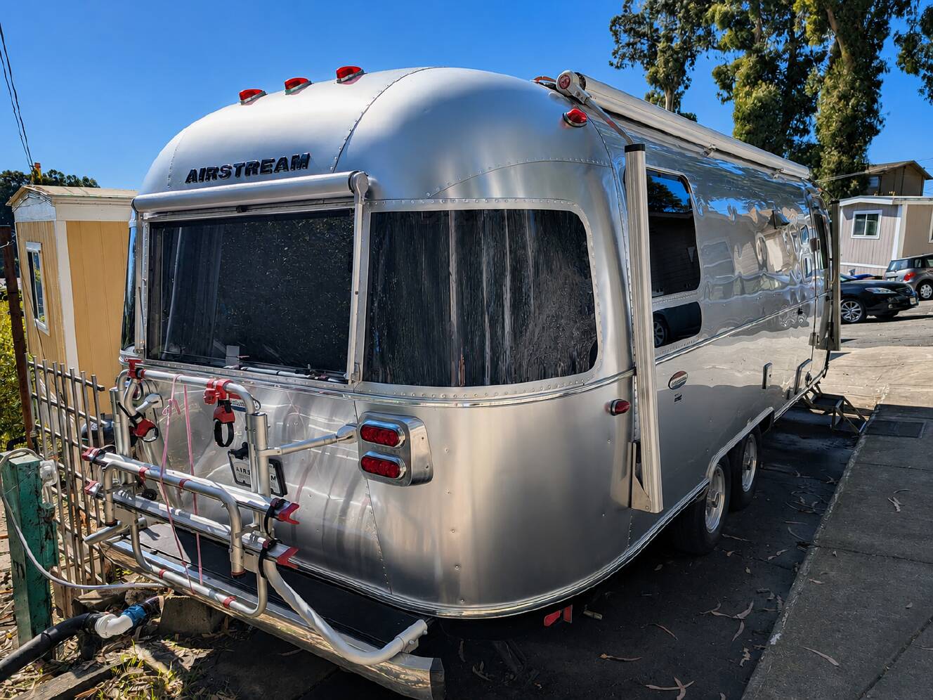 A photo of this 2017 Airstream INTERNATIONAL SIGNATURE 25RB