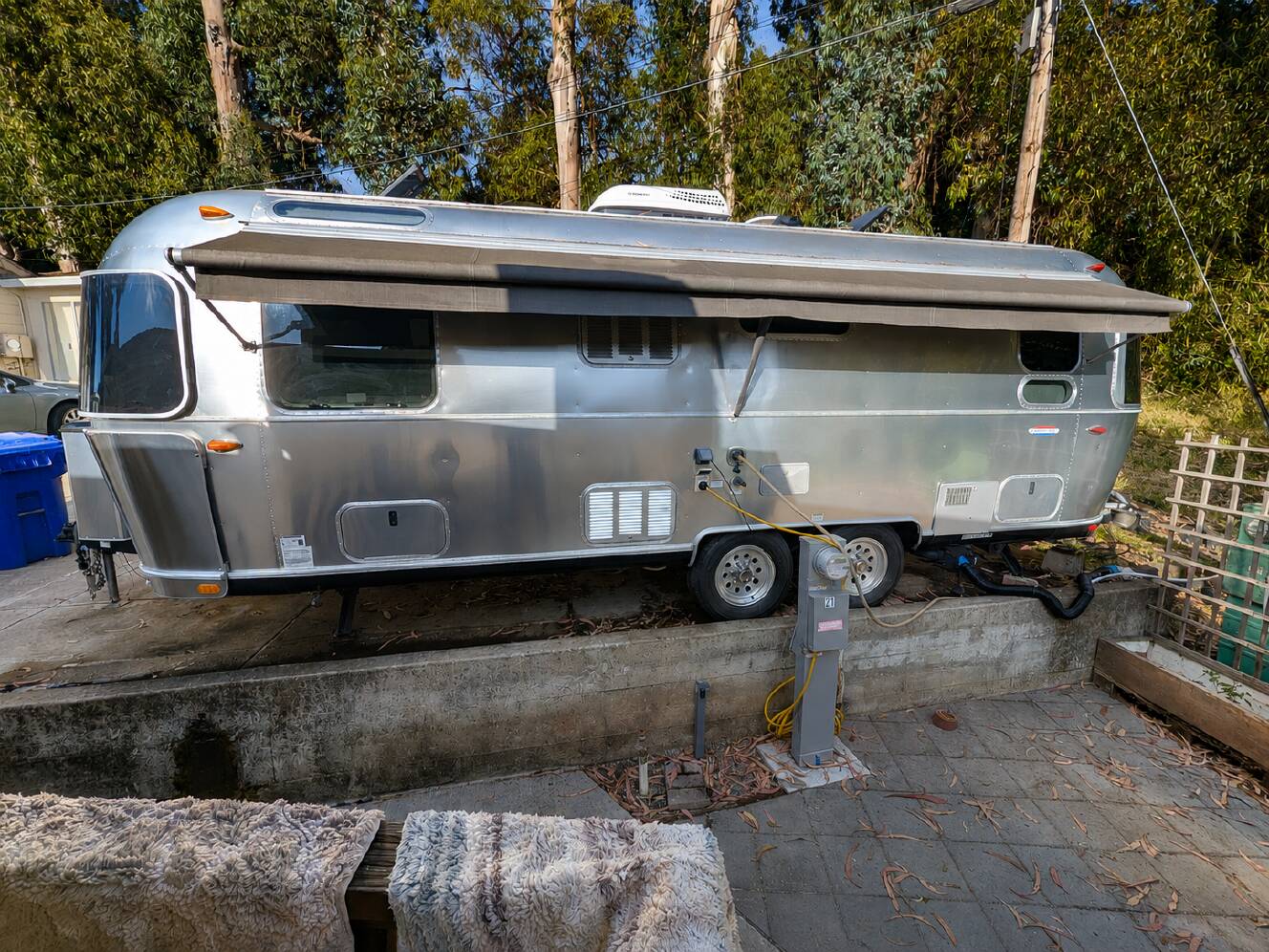 A photo of this 2017 Airstream INTERNATIONAL SIGNATURE 25RB
